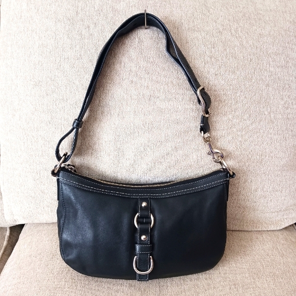 CoachElegant Black Leather Shoulder Bag - Picture 1 of 11